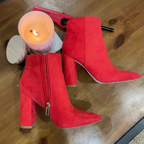 Bold Red Stiletto Heeled Boots - Picture 2 of 7